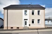 1 + 1 = 3 Möglichkeiten in Mackenrodt ein Doppel-Haus mit drei Garagen als sein Eigentum zu erwerben - Hauptstraße 3 – 55758 Mackenrodt