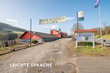 Gewerbe-Fläche. – Die Fläche ist im Bornweg 15. – Der Ort heißt Holsthum. – TEXT IN LEICHTER SPRACHE, 54668 Holsthum, Haus