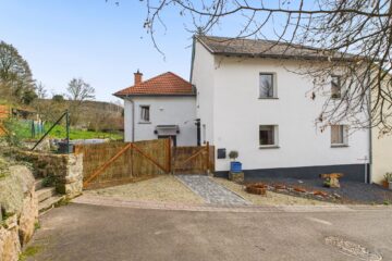 Irgendwo im Süden, nahe am Meer, liegt die Hauptstraße 13 in 54441 Mannebach, 54441 Mannebach, Einfamilienhaus