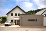 "Alles im Lot" lautet die modern-perfekte Devise zu dem Haus in Roth an der Our - Ourtalstraße 12 – 54675 Roth an der Our