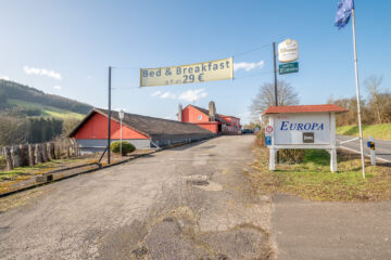 Gewerbefläche – mit Blick auf die eigene Grünfläche im Bornweg 15 von Holsthum, 54668 Holsthum, Haus